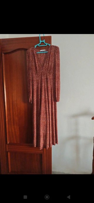 Vestido largo estampado granate y beige