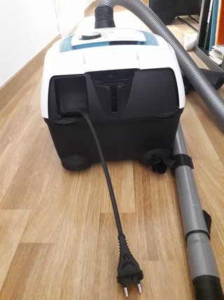 Aspiradora Bosch ProSilence PureAir con bolsa