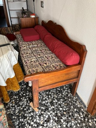 Escaño de madera antiguo
