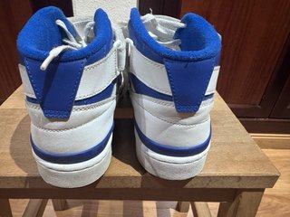 Zapatillas Adidas Blancas y Azules