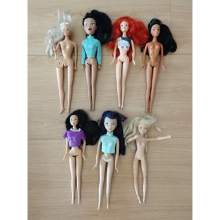 16 Bambole (Mattel Barbie, Simba, Disney, Winx)