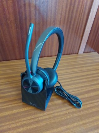 Auriculares Poly Voyager 4320