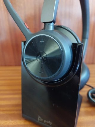 Auriculares Poly Voyager 4320