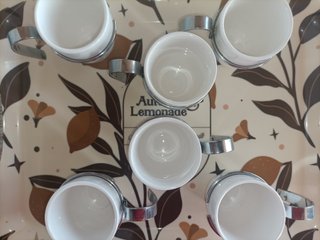 Juego 6 Tazas Cerámica Blanca y Metal.