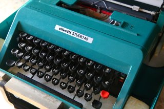 Máquina de escribir Olivetti Studio 45