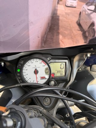 Suzuki GSX-R 600 Sportbike Azul y Blanco