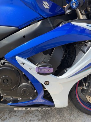 Suzuki GSX-R 600 Sportbike Azul y Blanco
