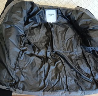 Chaquetón acolchado negro y gris