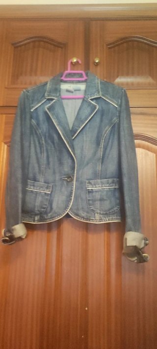 Chaqueta vaquera entallada