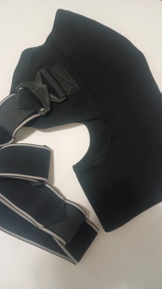 Hombrera Decathlon Negra