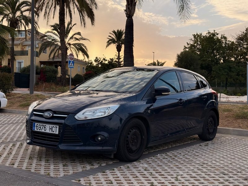 Ford Focus - foto 1