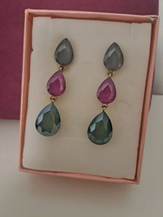 Bolso de mano color bugambilla y pendientes