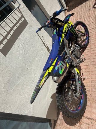 Yamaha YZ 450F Motocross EDICION MONSTER.