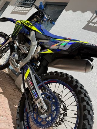 Yamaha YZ 450F Motocross EDICION MONSTER.