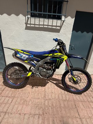 Yamaha YZ 450F Motocross EDICION MONSTER.