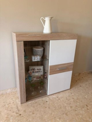 Mueble vitrina madera y cristal