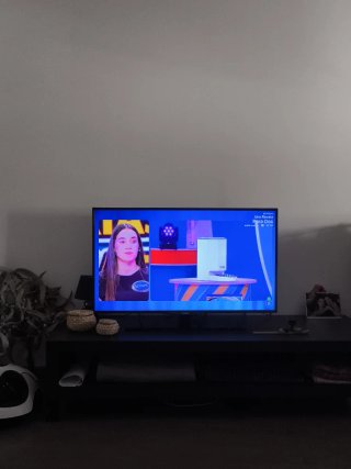 Televisor Negro smart TV 30 pulgadas.