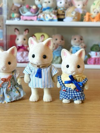 Familia Sylvanian Gatos Blancos