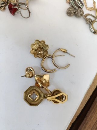 Lote Pendientes Dorados y Rojos