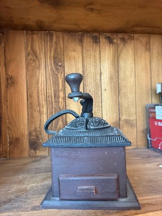 Molinillo de café antiguo