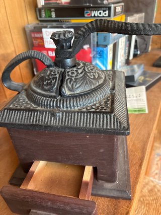 Molinillo de café antiguo