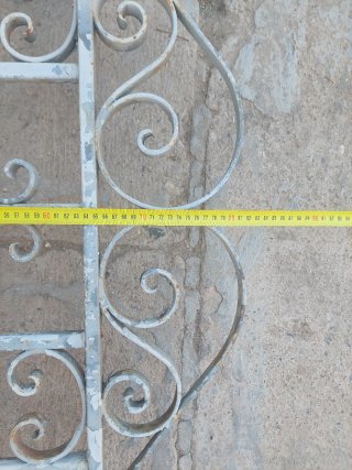 Reja de hierro forjado decorativa
