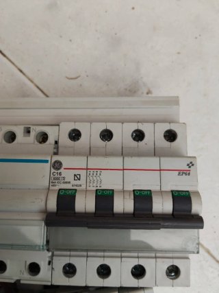 Diferenciales Eléctricos Hager y Medex