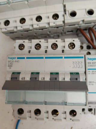 Diferenciales Eléctricos Hager y Medex