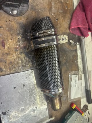 Tubo de escape moto carbono