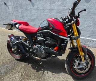 Ducati Monster 937 SP Roja y Negra