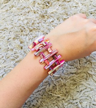 Pulsera nacarada rosa