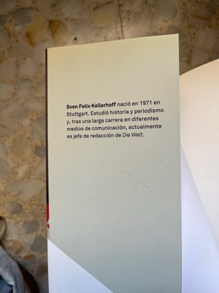Mi lucha: La historia del libro que marcó el si...