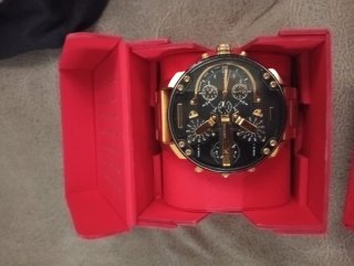 Reloj Diesel Negro y Dorado