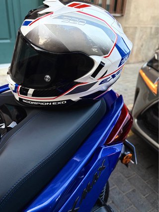 Yamaha XMAX 300 - Nueva con 3 semanas.