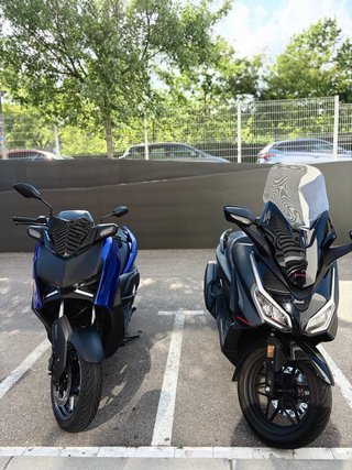 Yamaha XMAX 300 - Nueva con 3 semanas.