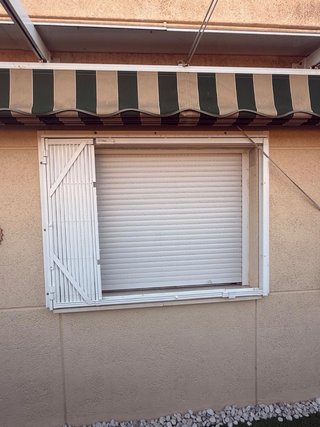 Reja blanca ventana 1,20x1,65