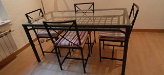 Mesa comedor cristal y 4 sillas IKEA