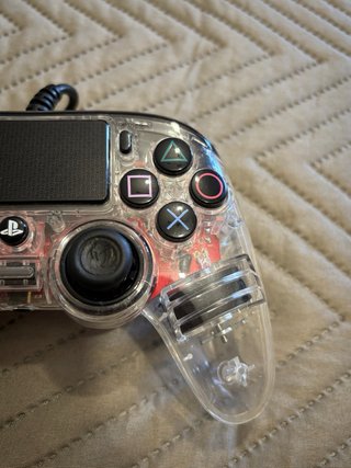 Mando Nacon Compact LED PS4 Rojo