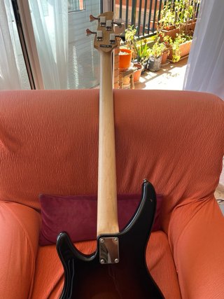 Yamaha TRBX174 Bajo Eléctrico 4 Cuerdas