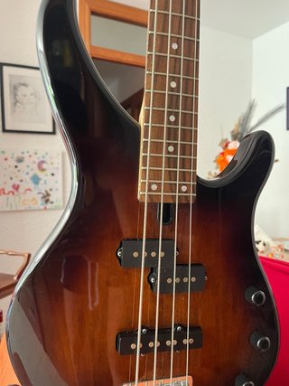 Yamaha TRBX174 Bajo Eléctrico 4 Cuerdas