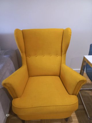 Sillón amarillo tela Ikea
