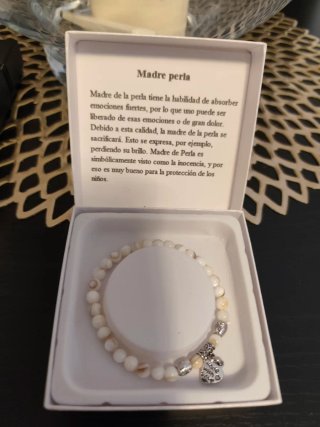 Pulsera piedra natural Madre Perla con charm