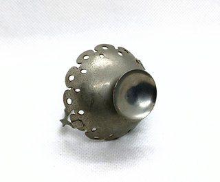 Cesta decorativa vintage em metal e porcelana