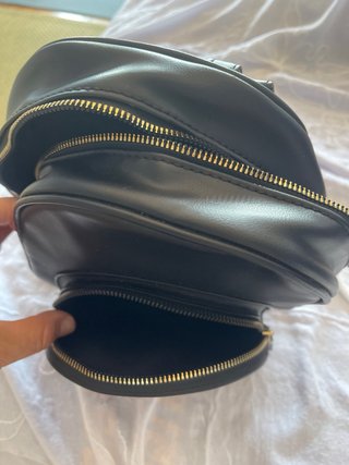 Mochila negra acolchada