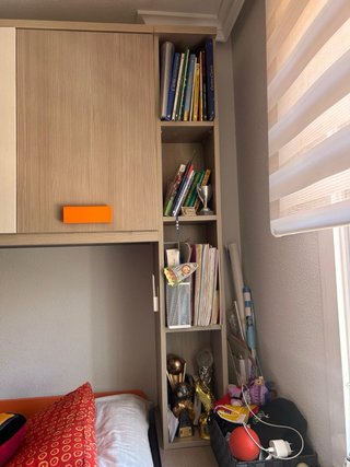 Dormitorio juvenil como nuevo
