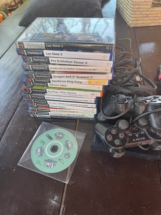 Lotto PS2: Console, 2 Controller e 13 Giochi
