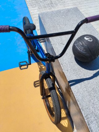 Bicicleta BMX azul