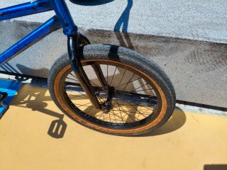 Bicicleta BMX azul