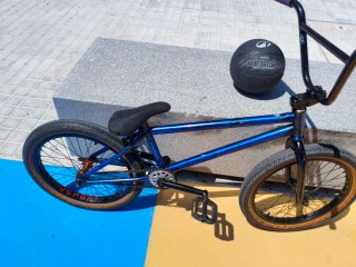 Bicicleta BMX azul