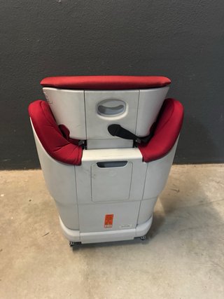 Silla de coche Romer Roja con isofix